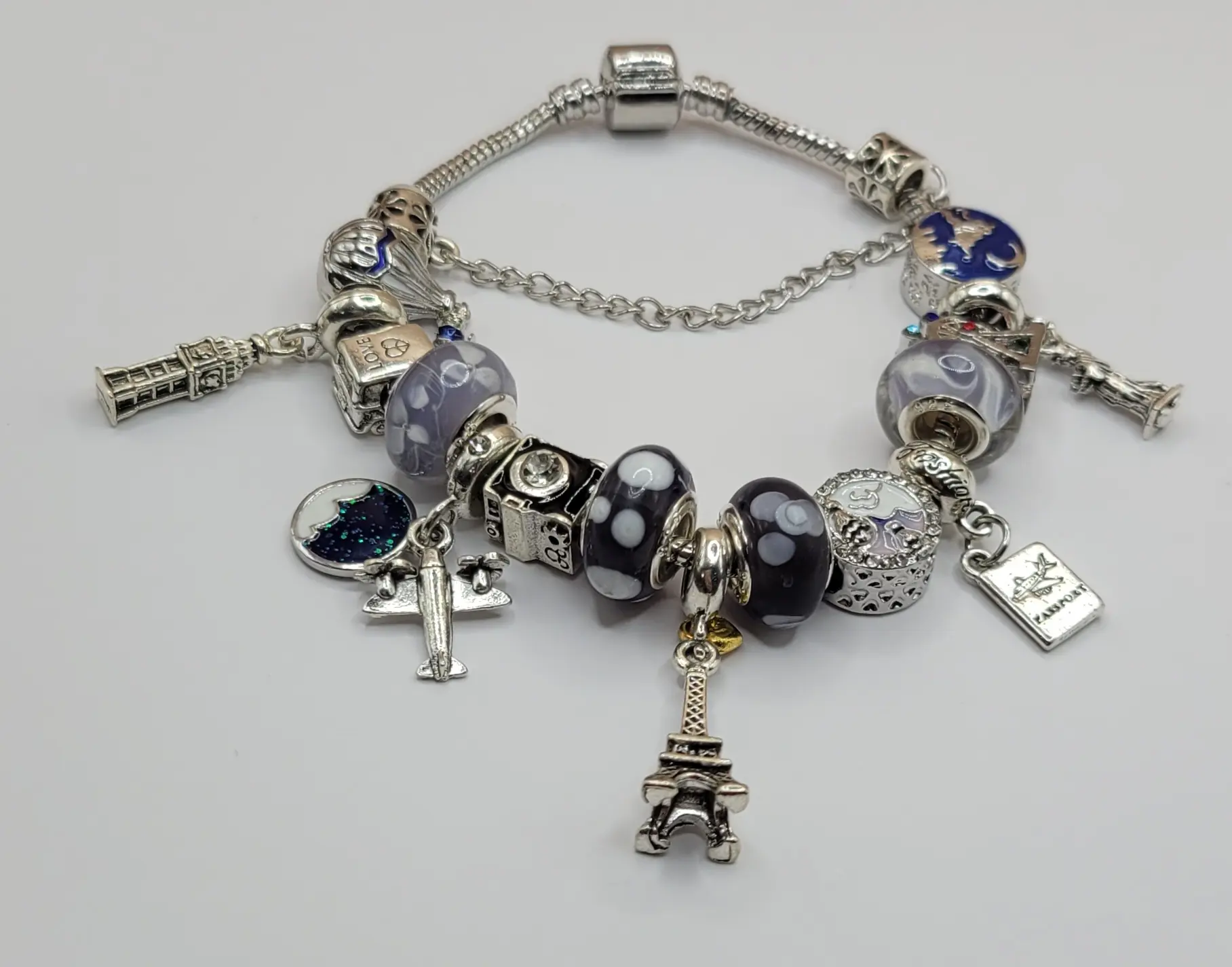 Travel theme bead bracelet Travel Bracelet, Journey Bangle, Personalized Camera Travel Charm Bangle Bracelet, Gift for Travel Lover, Traveler Jewelry, Adventure