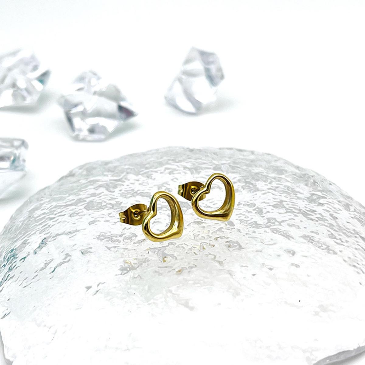 Unique Reversible Heart Stud Earrings for Women, Artistic Double-Sided Enamel Statement Earrings, One-of-a-Kind Ear Accessory for Daily Wear, Trending Jewelry Gift