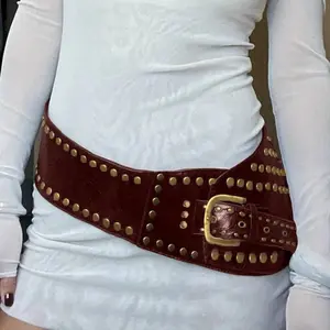 Hip hug belts