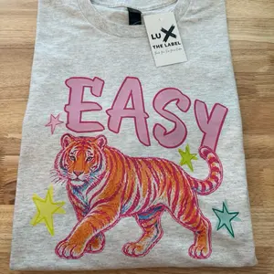 EASY TIGER GILDAN UNISEX T-SHIRT