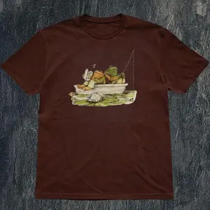 Gildan Men's and Women's T-shirt, Frog and Toad Graphic Tee, Animal Tee, Unisex T-shirt, Gift T-shirt, Y2k Unisex Graphic Tees Gothic Grunge Emo Scene Amity Affliction Style Clothes Menswear Womenswear Streetwear