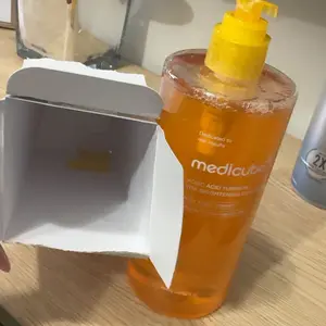 Product Review of [NEW] [medicube] Smooth & Clear Body Care Set | Hypochlorous Acid Body Peel Shot, Kojic Acid Turmeric Body Wash, Toner Pad, Toner, Mist | Exfoliating for Dead Skin Cells & Excess Sebum & Clearing for After Spots, Texture & Uneven Skin Tone | K-Beauty from S**o