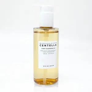 Skin1004 -  Madagascar Centella Light Cleansing Oil (200ml)