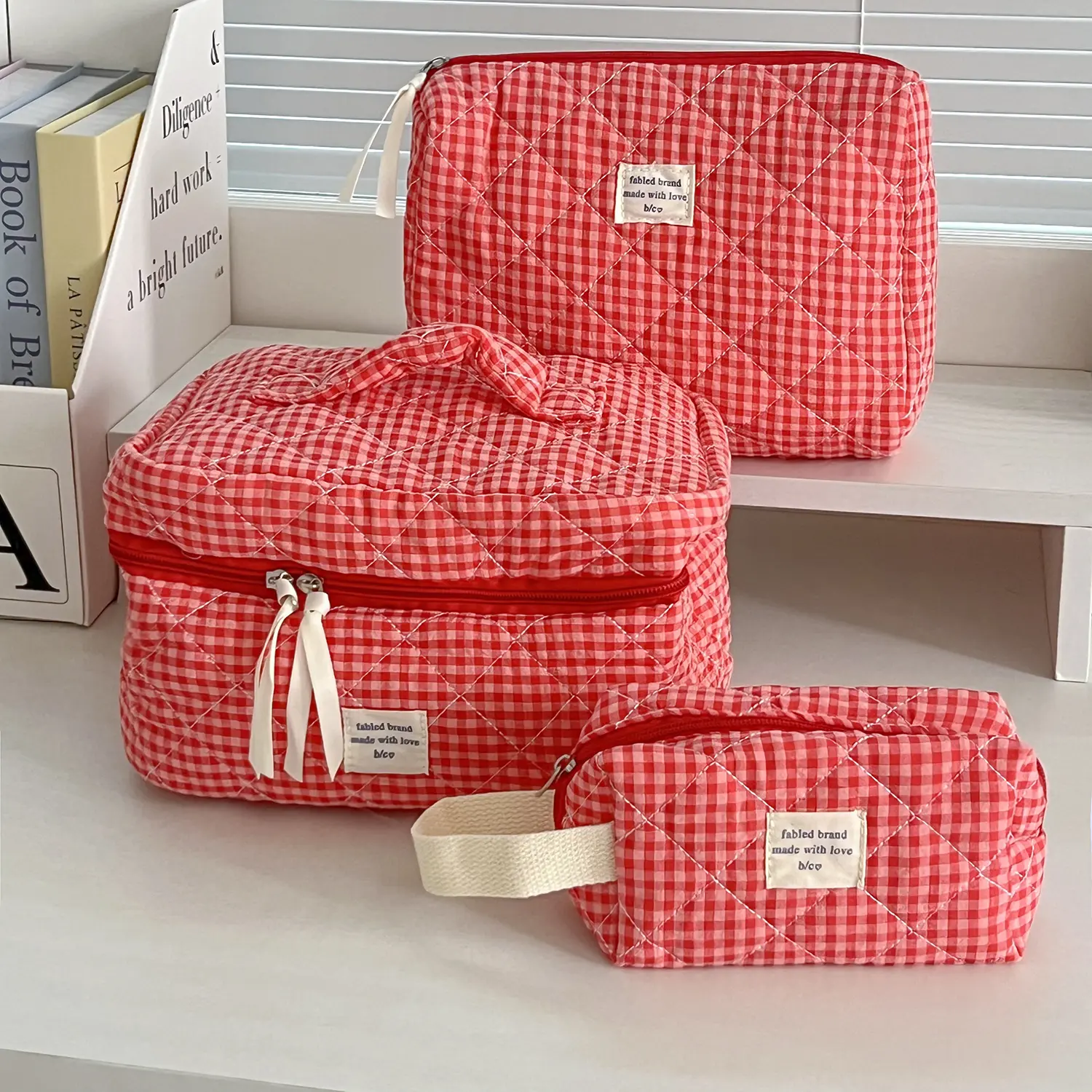 The jelly home Women's Raspberry Checkerboard 3-Piece Makeup Organizer Pouch Set, Korean Cute Vintage Plaid Portable Travel Cosmetic Bags with Zipper for Outings, High-Value Storage Handbag Pack