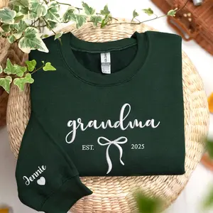 Custom Embroidered Grandma Sweatshirt, Personalized Bow Crewneck, Grandma-to-Be Gift, Mother’s Day Present