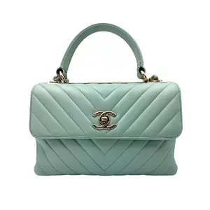 Pre-owned CHANEL Lambskin Shoulder Bags Trendy CC Blue Chevron Quilted Leather Medium Handle Bag(26***83)