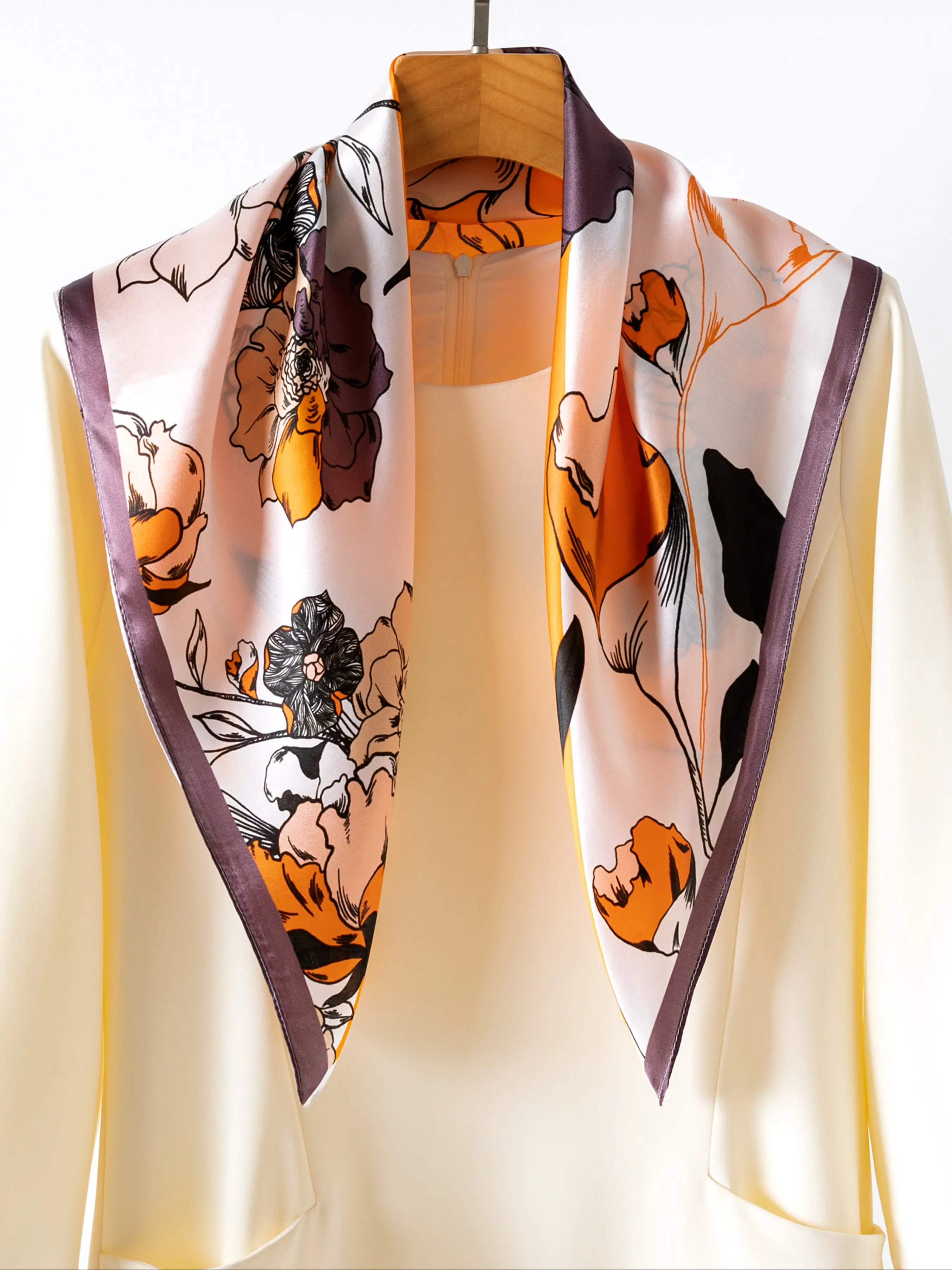 65cm*65cm Silk Scarf, High-End Women's Shawl, Fashion Oil Painting Style, Floral Elements, 100% Mulberry Silk, Soft and Breathable, All Season Wear