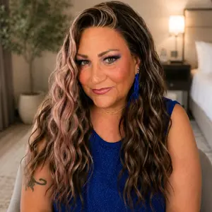 Watered Souls C1320209K Val  20" Waterwave.  brunette,warm blonde highlights,lavender money pieces. 13x4 lace, 3 combs, closed wefted, 2 adjustable straps, 1 removable band.  Heat friendly 360⁰ free gift with purchase.gift must be returned for full refund