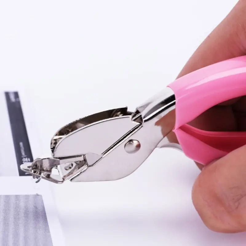 Portable Mini Staple Remover, Labor-Saving Nail Puller for Office, Comfort Grip, No Paper Damage, Essential Stationery Tool for Home & School