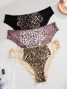 【Plus Size】 Leopard Print Lace Trim Brief, Soft Comfortable Breathable Panty for Daily Wear, Women's Underwear for All Seasons