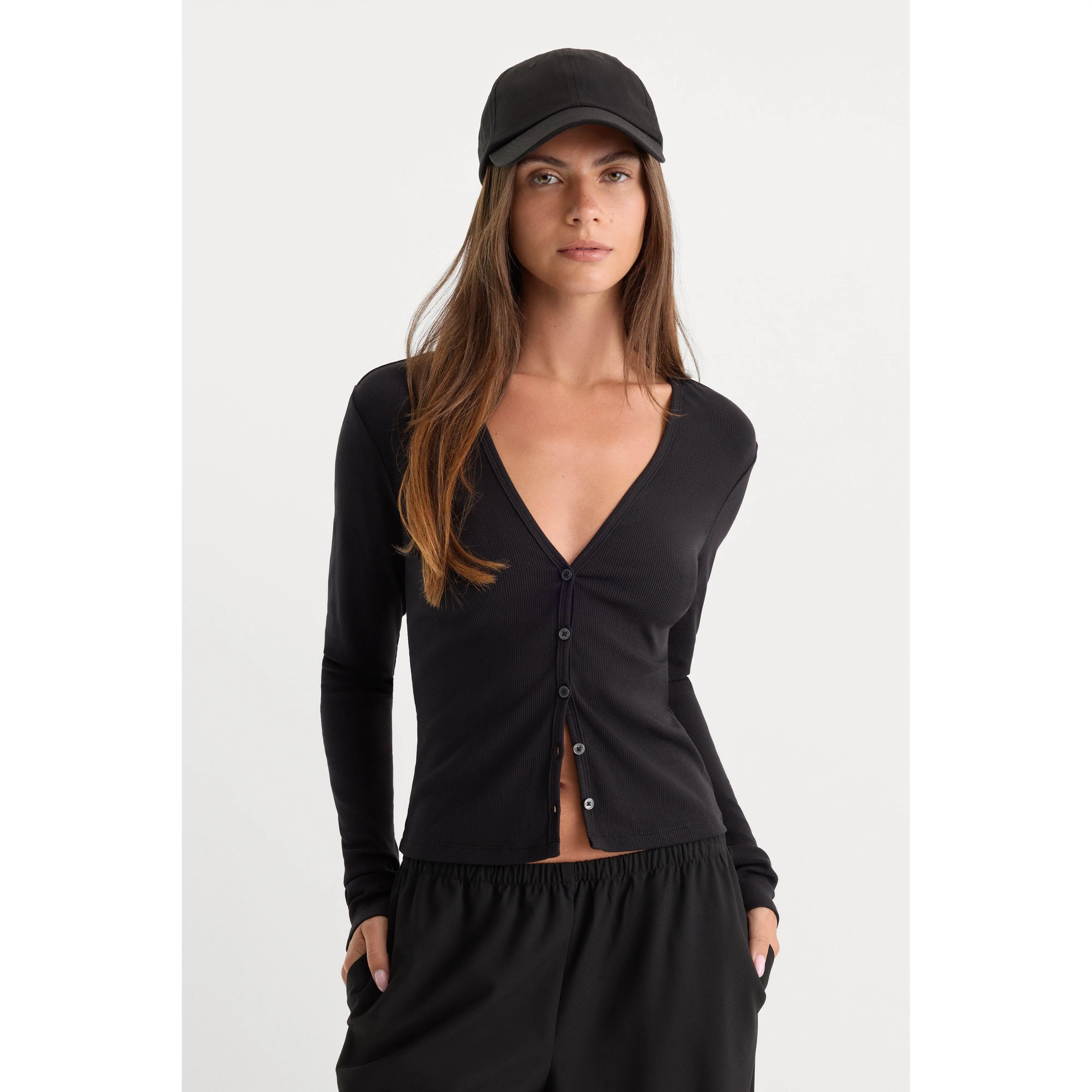 THE RIB V NECK CARDIGAN | BLACK
