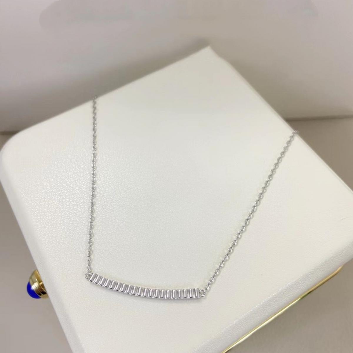 Minimalist Curved Bar Necklace | Elevate Your Everyday Look