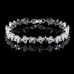 Minimalist Zirconia Floral Bracelet Modern European Style Trendy Fashion Chain Gift for Her Accessory Elegant