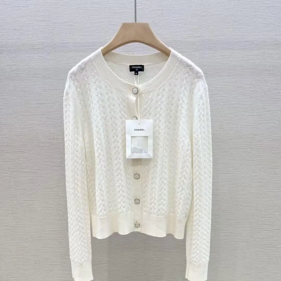 Pre-owned Chanel 24B Cream Cake Cashmere Cardigan, Size 40 102059