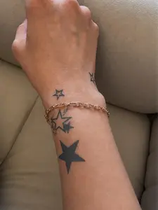Star Temporary Tattoo | Realistic Fine Line Waterproof Fake Tattoo (7cm x 5.3cm) Realistic Fine Line Star Temporary Tattoo