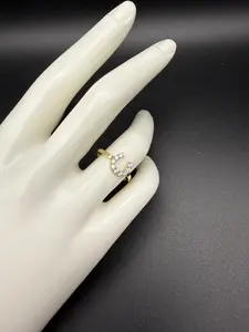 10K Gold Horseshoe Ring Adorned with Zirconia Size 7 Elegant Jewelry for Women