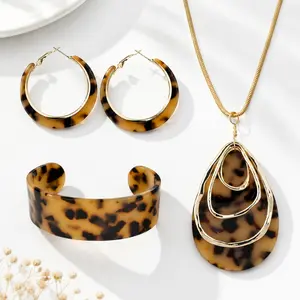 3pcs Leopard Necklace Bracelet Earrings Set for Women Chunky Acrylic Bangle Bracelet Statement Boho Resin Earrings Necklace Bracelets Jewelry Gift high quality