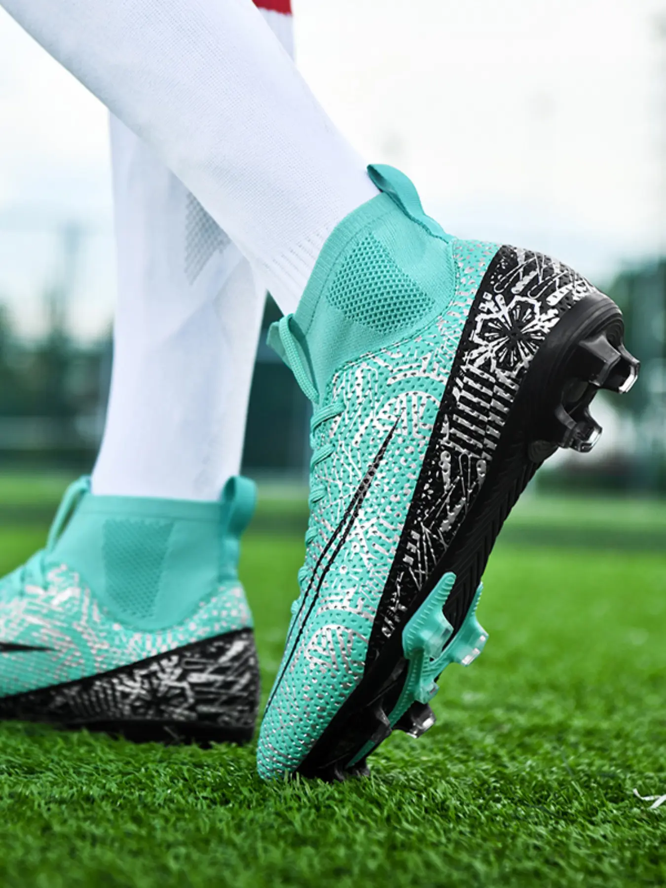 Camo Parent-Child Long Spike Soccer Shoes, Soccer Cleats, Soccer Boots, Football Boots, Breathable Knit Material, Comfortable Fit, Ideal for Sports and Training