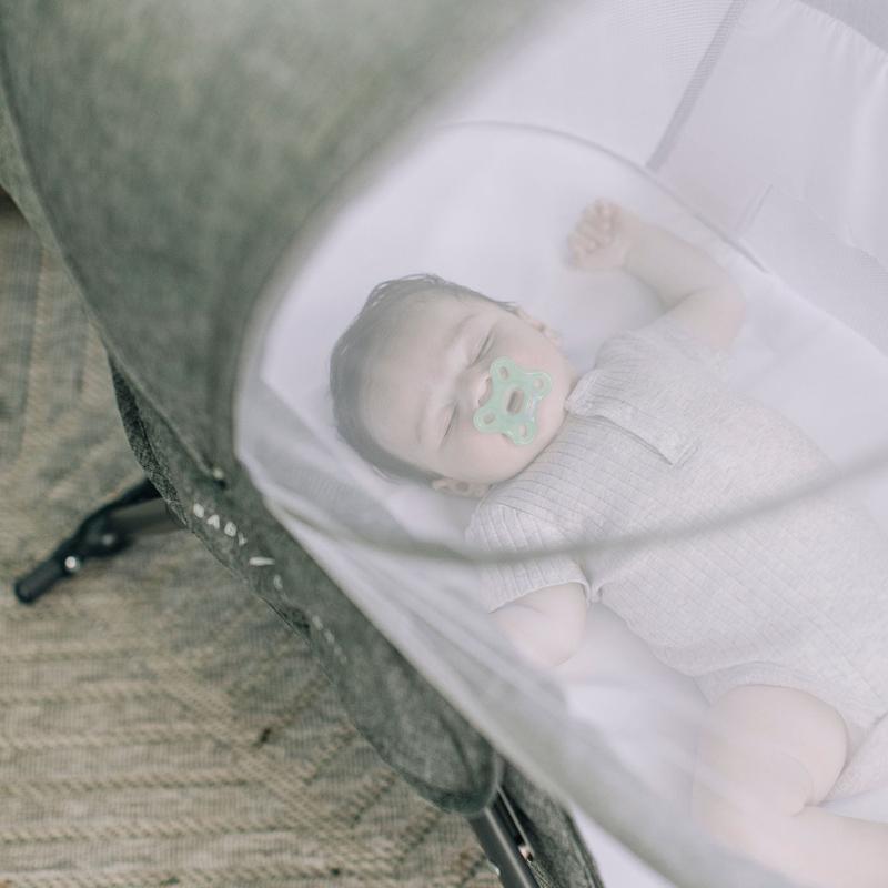 Slumber Deluxe Portable Rocking Bassinet - Charcoal Tweed