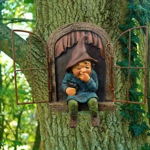 1pc Naughty Garden Gnome Statue, Elf Out The Door Tree Hugger Home Yard Decor, Fairy Garden Gnome Statue Garden Tree Peeker Yard Art, Whimsical Tree Sculpture Yard Garden Decoration, Novelty Outdoor Figure Ornament, Housewarming Garden Gift