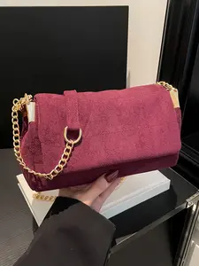 Light luxury retro Angola red flip small square bag, niche design versatile chain crossbody bag, Flap Shoulder Bag, multifunctional and lightweight to carry, suitable for daily commuting, leisure occasions, attending parties, parties