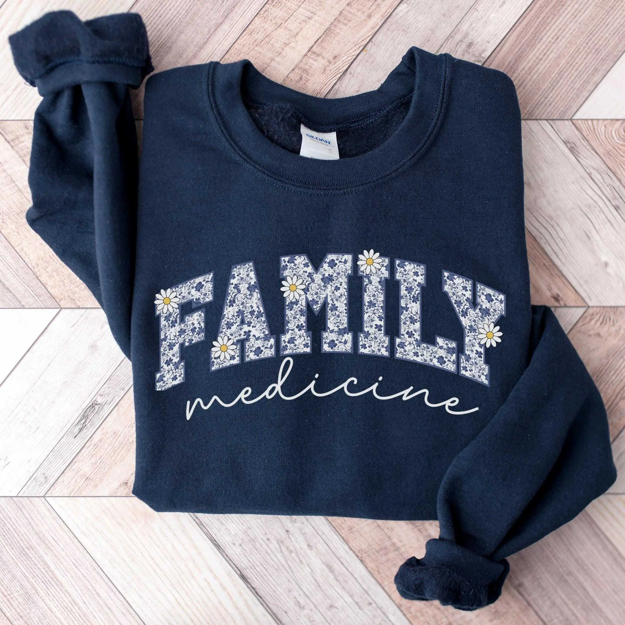 Toile Family Medicine T-Shirt / Sweatshirt , Medical Office Staff Shirt, Primary Care Nure T-Shirt, Chinoiserie Internal Medicine Cotton Fabric Crewneck Bottom