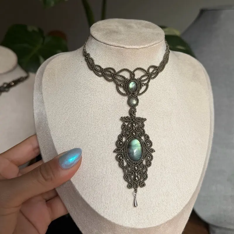 Handmade Macrame necklace with Labradorite and moonstone