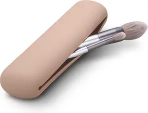 Small Travel Makeup Brush Holder Magnetic Anti-fall Out Silicone Portable Cosmetic Face Brushes Holder Soft and Sleek Makeup Organizer for Travel