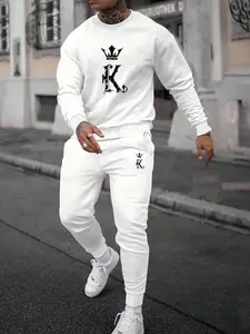 Men's Plush Lined Crown with Poker King Graphic Print Crew Neck Sweatshirt & Drawstring Waist Sweatpants Set, Thermal Warm Casual Comfy Long Sleeve Round Neck Pullover & Pocket Jogger Pants, Two-piece Outfits for Fall & Winter, Menswear