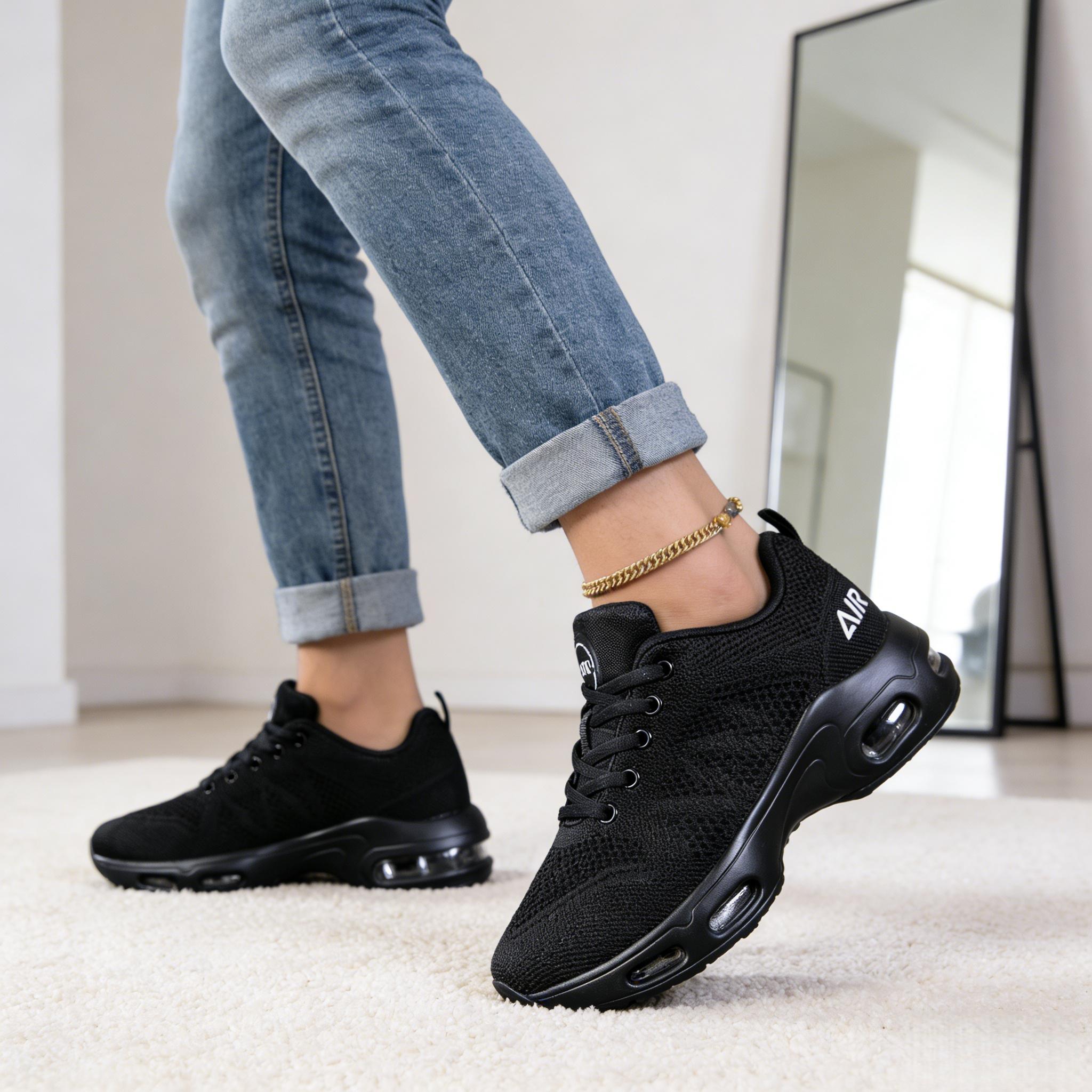 Spring Trending Shoes for Women to buy 2026，Four-Season Women's Lightweight and Comfortable Sneakers,Viral Black Work Shoes With Soft and Non-Slip Sole,Outdoor Wear-resistant Running Shoes,Girl's Walking Footwear,Zapatillas deportivas negras para mujer