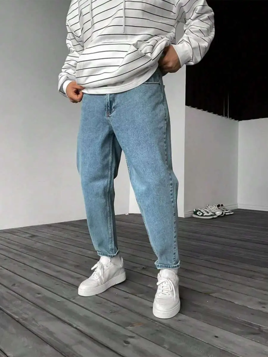 Men Slant Pocket Tapered Jeans