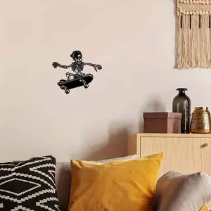 Skateboarding Skeleton Pattern Metal Wall Art, 1 Count Skateboarding Skeleton Wall Decor, Wall Hanging Decor for Home Living Room Bedroom Office, Ornaments