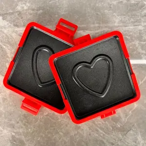 Microwave sandwich maker, heart-shaped pan, quick puff pastry toast baking tray, non stick food grade iron, compact and durable design Baking Tools