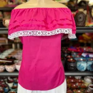 Blusa campesina mexicana / off shoulder blouse size Medium Comfort Top
