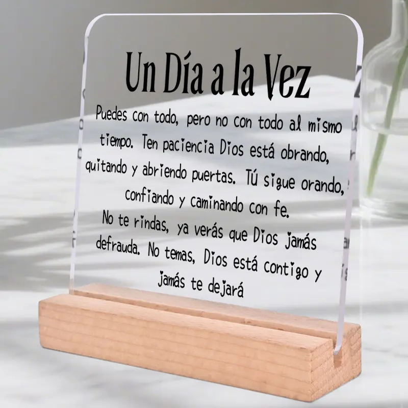 Spanish Christianity Acrylic Ornament with Wooden Base, Charming Decorative Acrylic Signage Plaque, Decorative Plaque, Ideal for Creative Desktop Decoration, Home Office Decor, Home Shelf Desk Decor, Home Decor Accessories