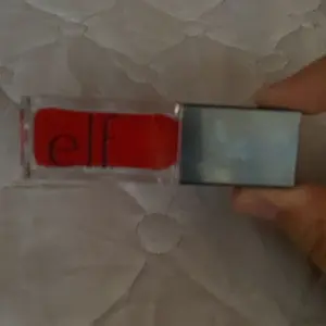 Product Review of Glow Reviver Lip Oil from J**Z