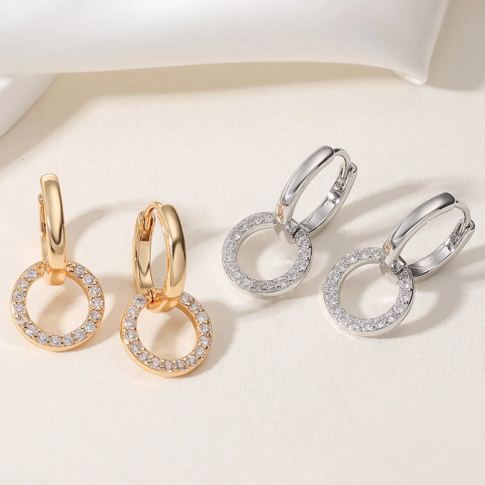 Chic & Light Luxury: 18K Gold-Plated Copper Geometric Earrings with Zirconia — Unique, Versatile, and Perfect for Daily Wear