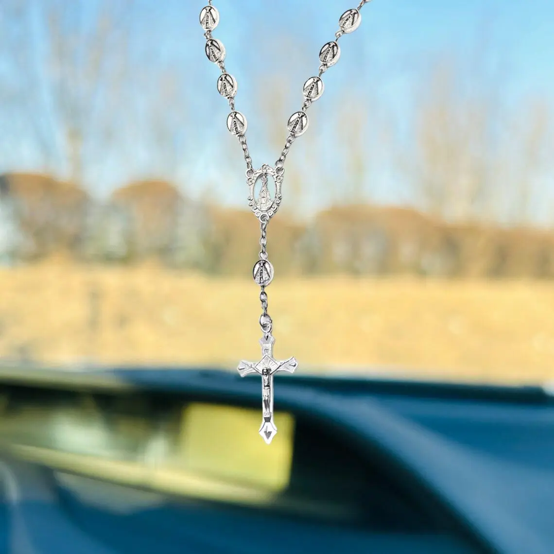 Cross Necklace Car Rearview Mirror Hanging Decoration, Vehicle Interior Accessory, Car Interior Accessories, Ideal Gift for Men and Women, Car Decorations, Car Ornament, Car Interior Ornaments, Car Trinkets