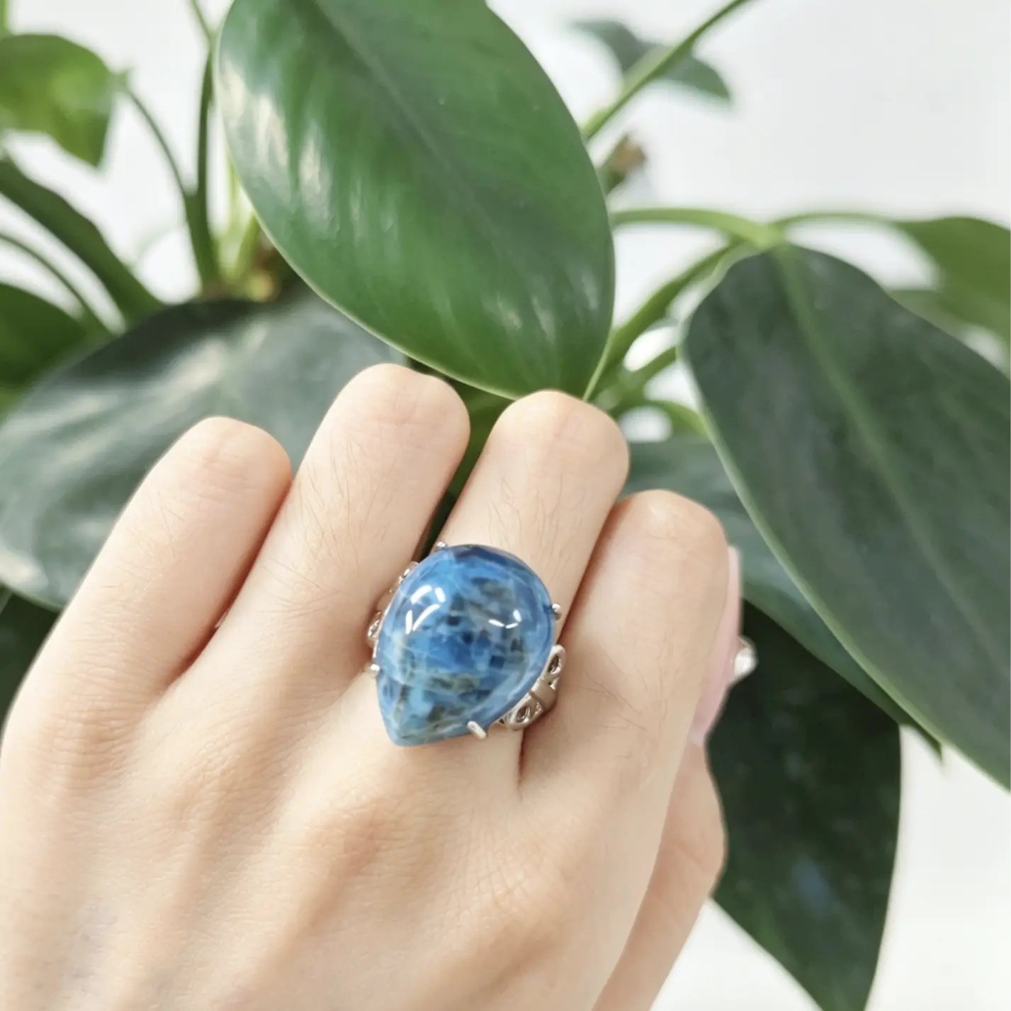 Lvy(17694)gc.Ocean-like blue apatite pear-shaped ring