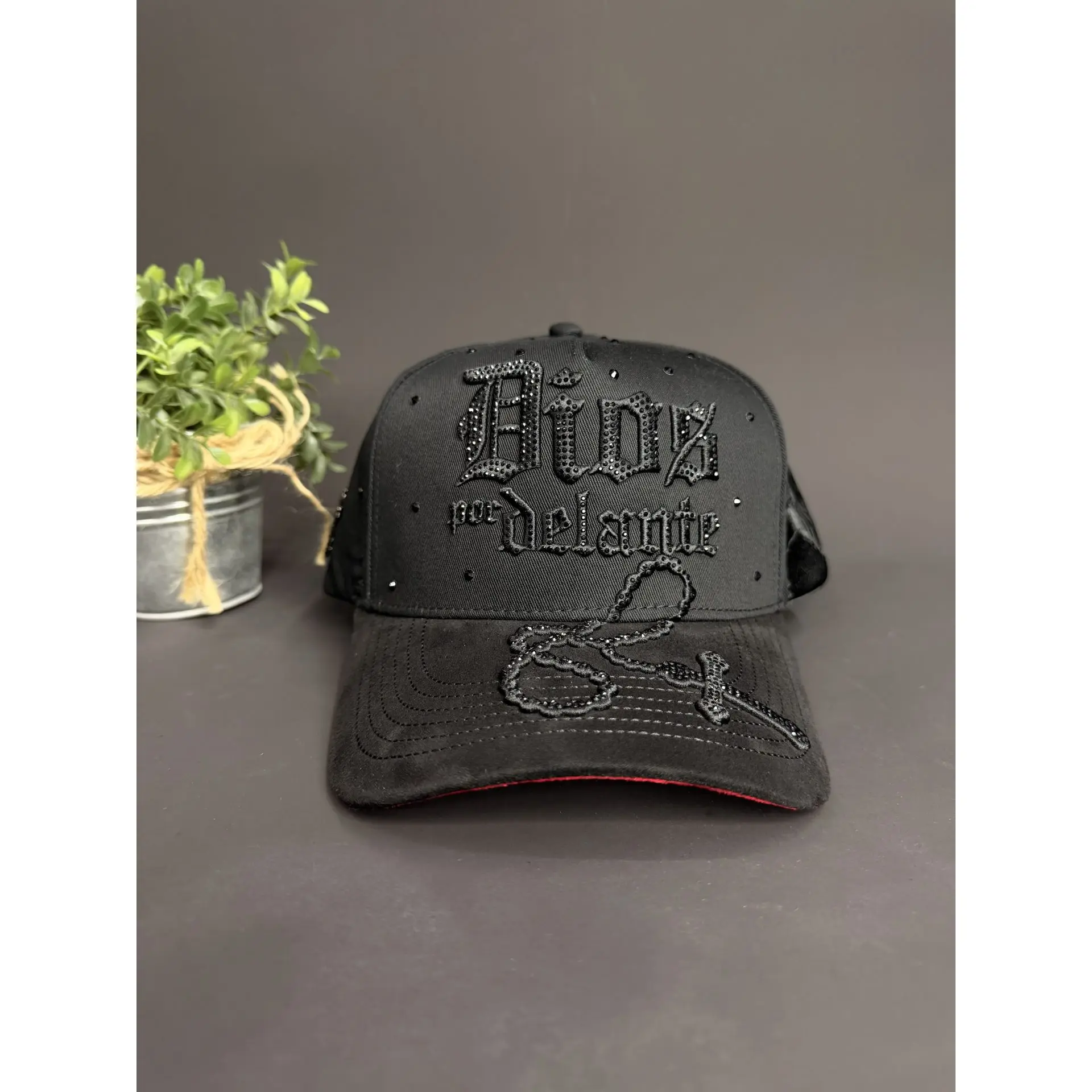 Dios Por Delante Premium Edition Black Hat
