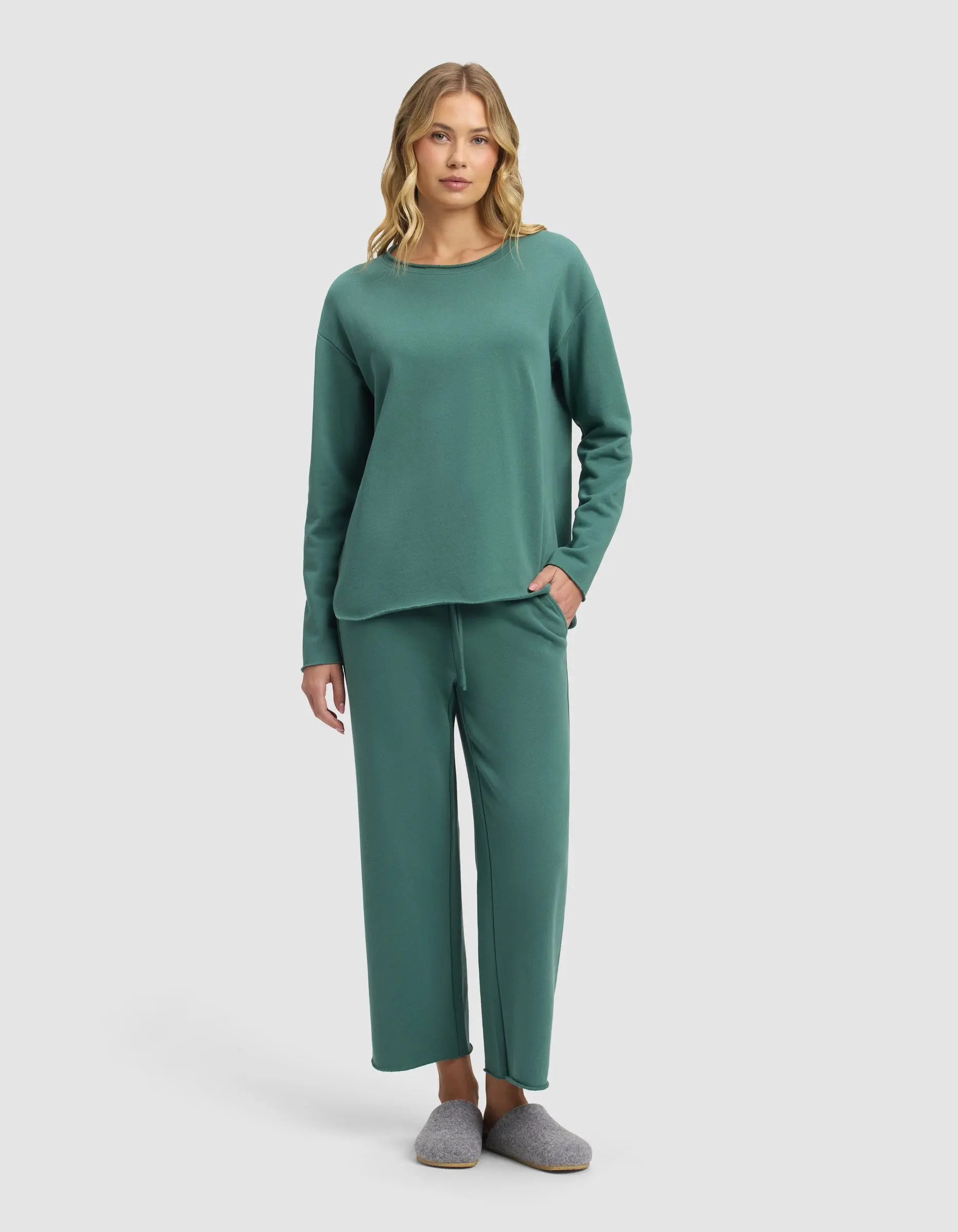 Cozy Earth Women’s Chelsea Cropped Set | Organic Cotton French Terry Pullover & Cropped Pant Lounge Set