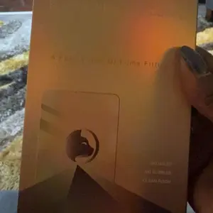 Product Review of [2PCS] FUNCAT GLOBAL Screen Protector-Dust-free Applicator FOR iPhone 17/16/15/14/13/12 "On SALE for NEW APPLE" (Reusable Easy Installation) Headset Covered, Fully Protection, Fingerprint-proof, Electroplated Layer, Tempered glass from L**a B**d