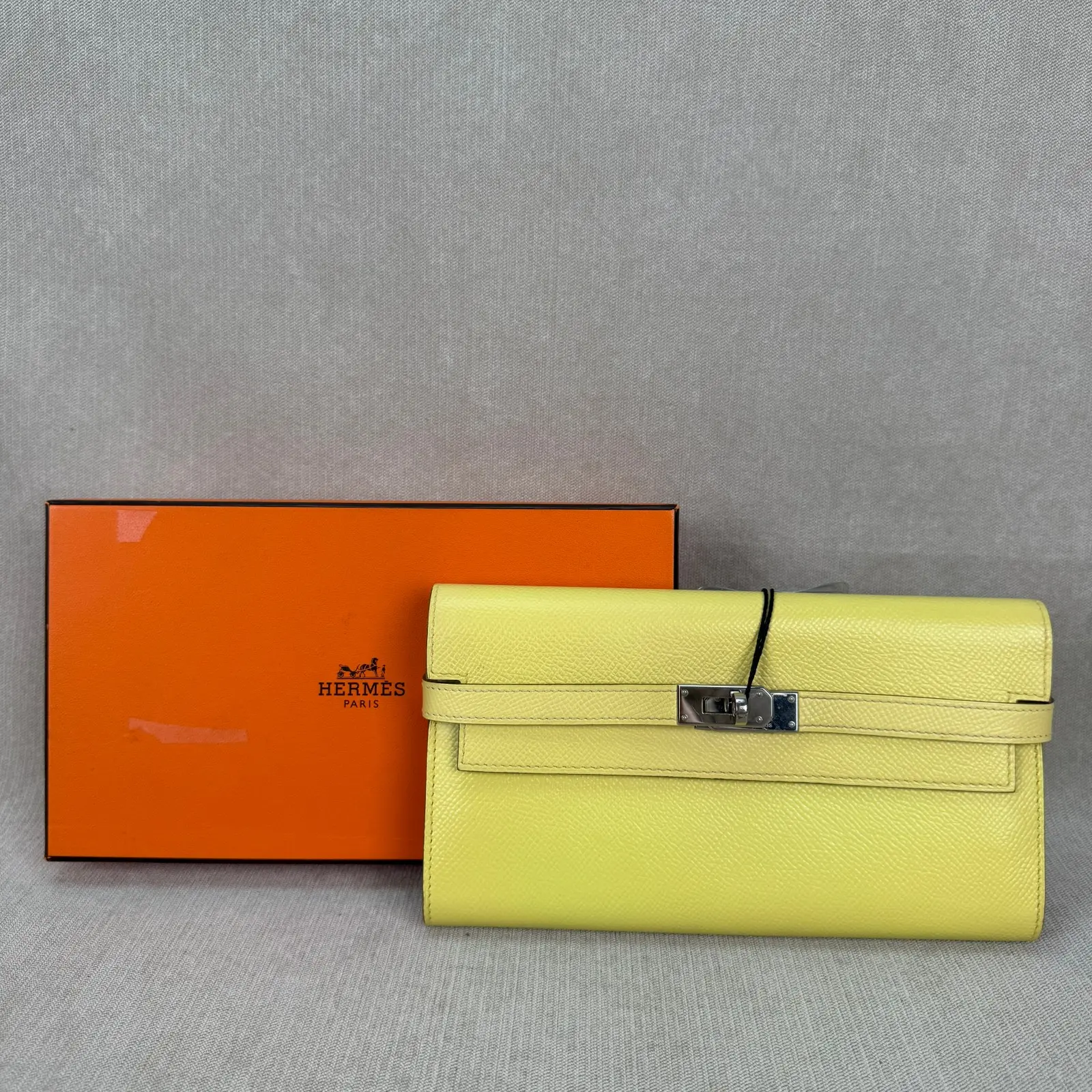 Pre-owned HERMÈS Kelly Long Wallet with Charm