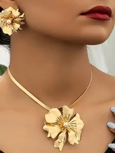 Elegant Metal Flower Snake Bone Chain Necklace Earrings Set, Women's Floral Party Jewelry, European and American Fashion Accessories