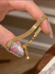 Elegant Women's Titanium Steel Chain Bracelet, Adjustable Clasp Design, Durable Fashion Accessory for Daily Wear & Parties, Casual Trendy Jewelry, Fashionable Bracelet