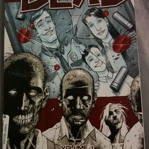 USED-Walking Dead Volume 1: Days Gone Bye by Kirkman, Robert (Paperback)