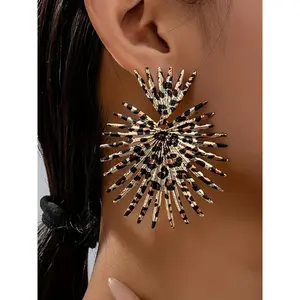 Leopard print earrings with an exaggerated bright color design; luxurious jewelry; fashionable women’s earrings; casual jewelry for clothing decoration; fashion jewelry gift GARMENTARY