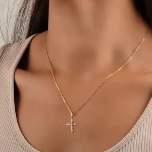 New Cross Necklace Retro Elegant Light Luxury Clavicle Chain Daily Commuter Dating Exquisite Accessory Birthday Gift for Girlfriend Best Friend Vintage Style V15