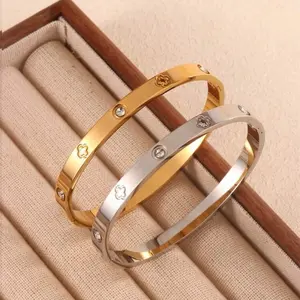 Stainless Steel 18 K gold plated Bracelet with Carved Clover and Glass Diamond for Women, Elegant and Minimalist for Everyday Wear or Parties, Perfect Mother's Day Gift couples
