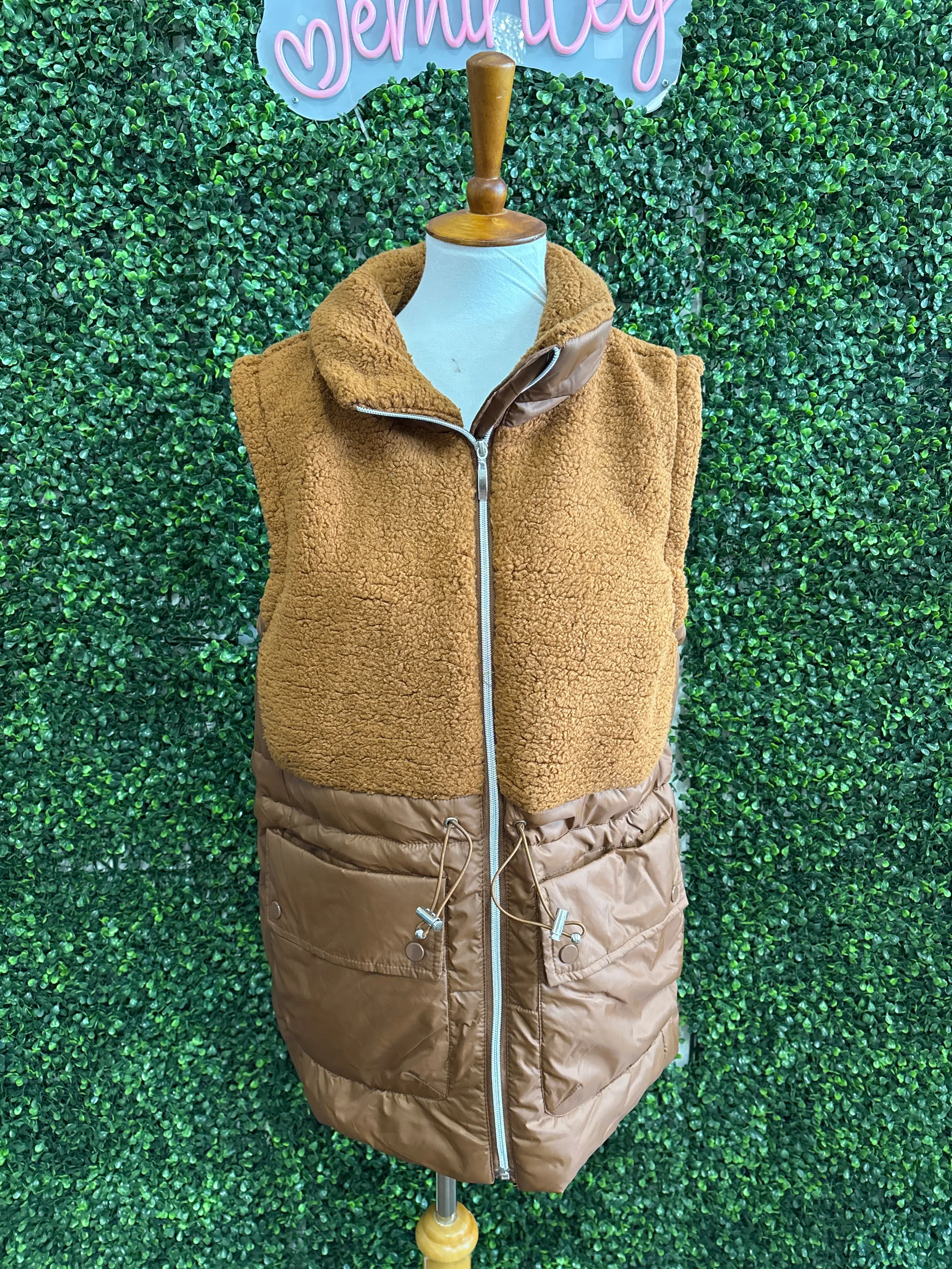 Keren Hart Spice Vest with Sherpa Detail